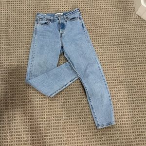 Levi’s Wedgie Straight jeans. Size 26